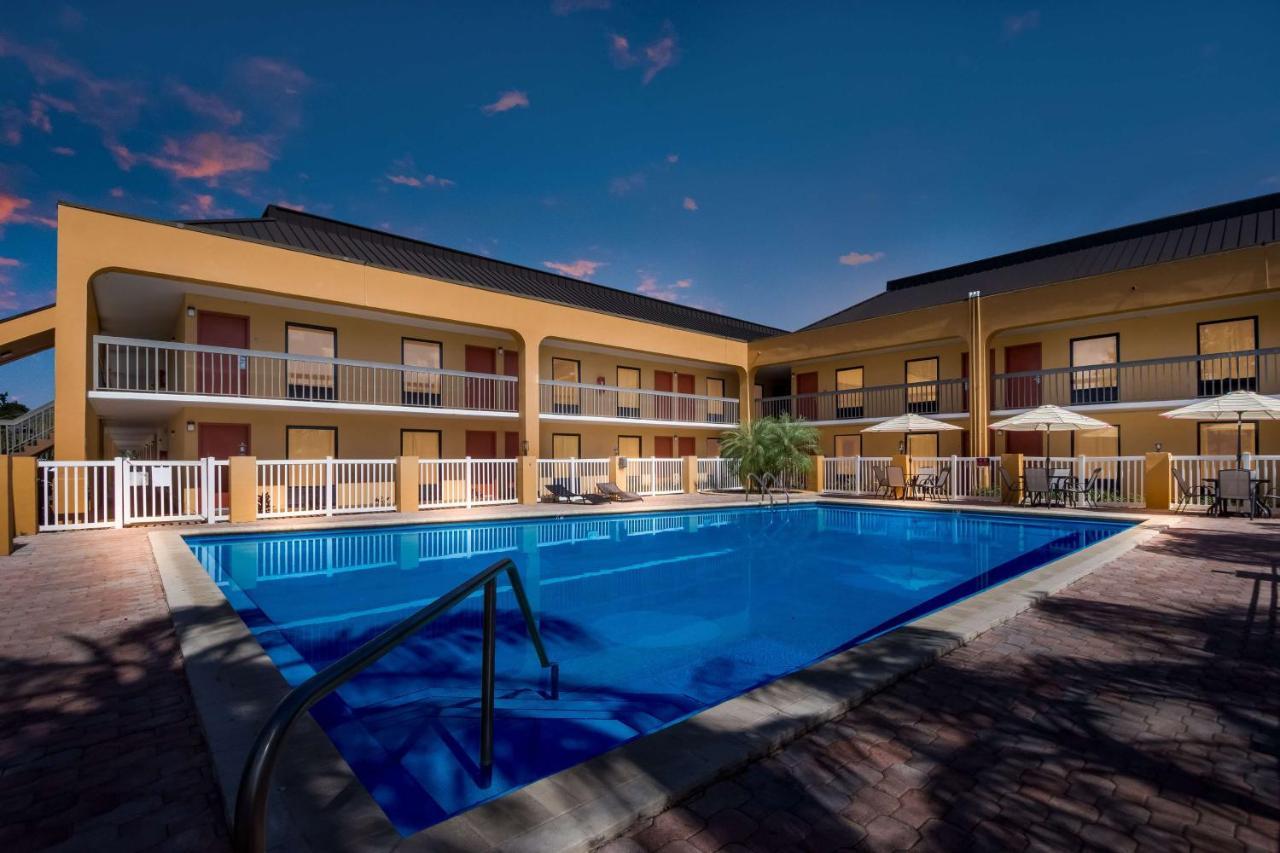 Surestay Hotel By Best Western St Pete Clearwater Airport Exterior photo