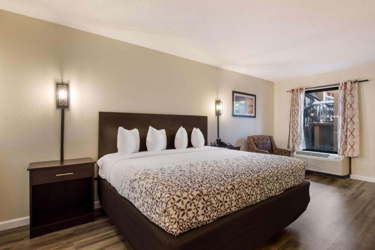 Surestay Hotel By Best Western St Pete Clearwater Airport Exterior photo
