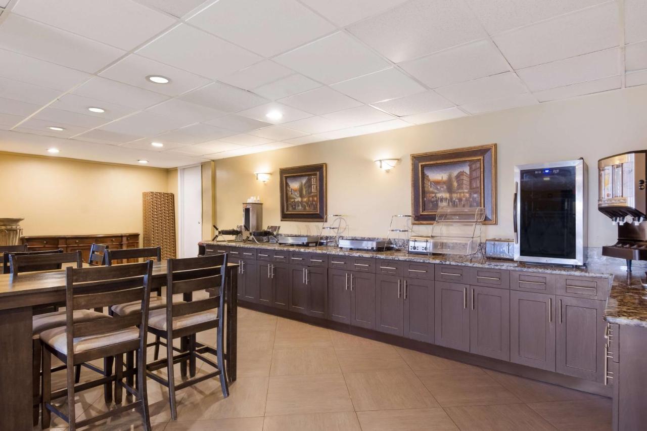 Surestay Hotel By Best Western St Pete Clearwater Airport Exterior photo