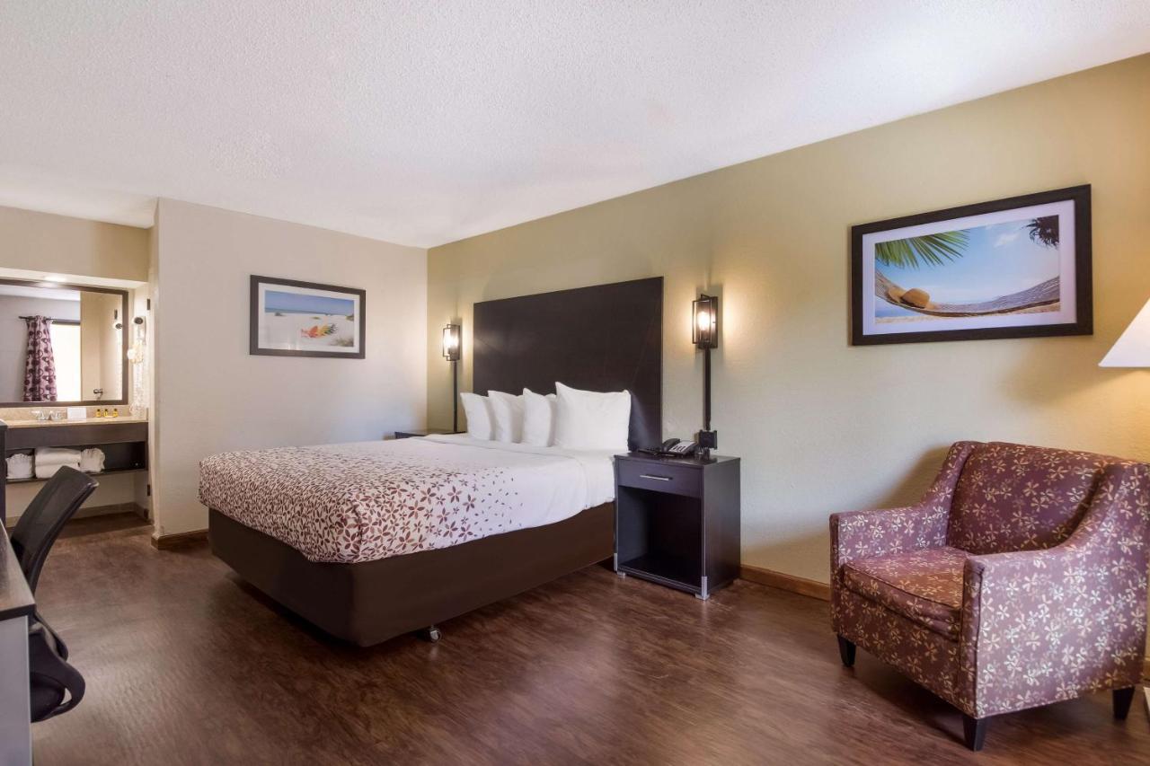 Surestay Hotel By Best Western St Pete Clearwater Airport Exterior photo